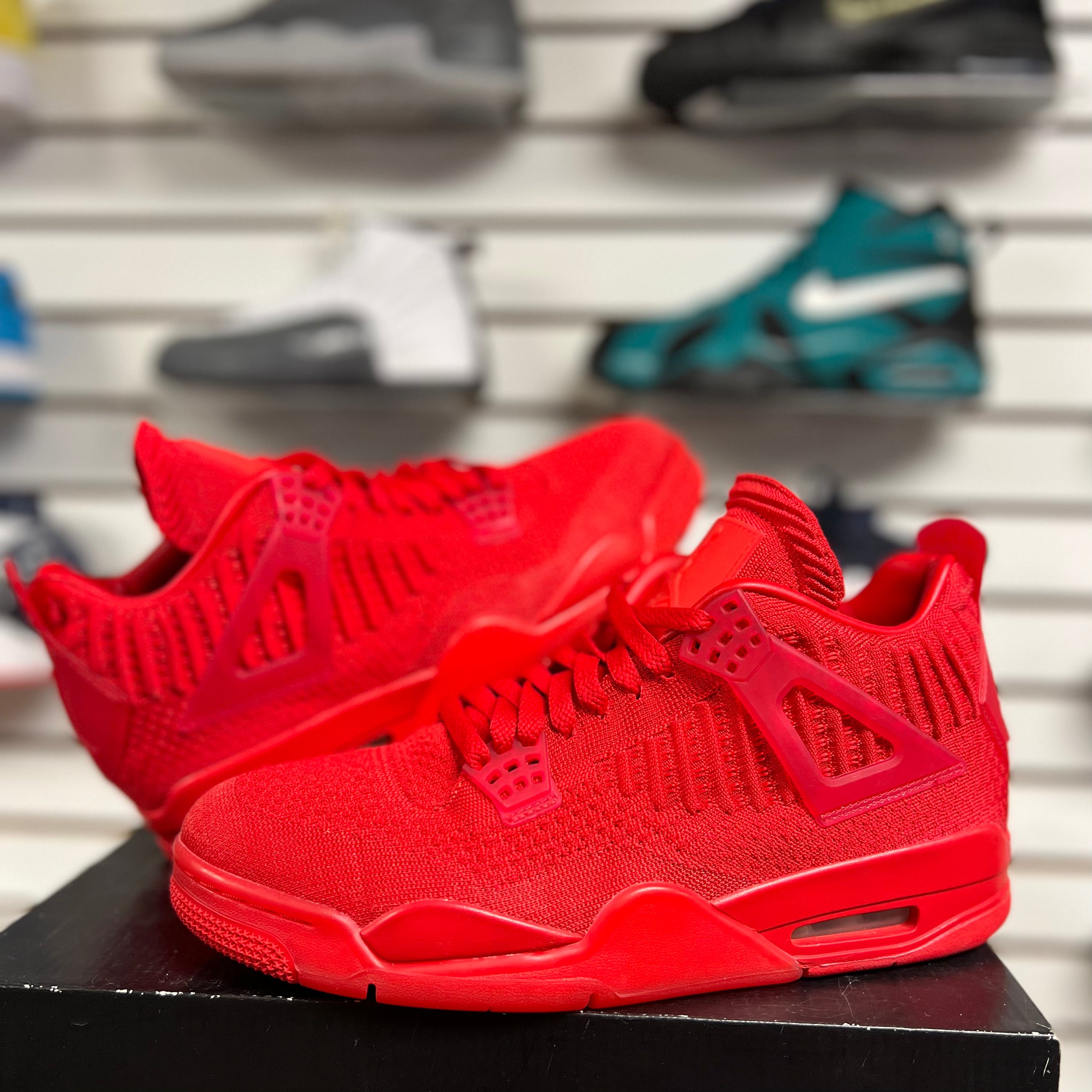 375 Jordan 4 Retro Flyknit RED Sz 9.5 revibed